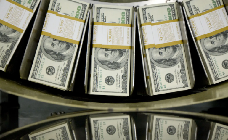 Dólar hoje recua com inflação dos EUA, Powell e Galípolo em foco