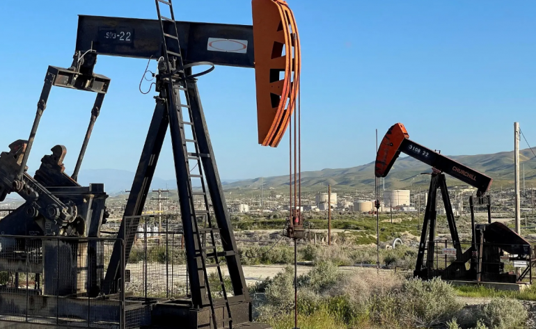 Petróleo cai com negociações para paz na Ucrânia