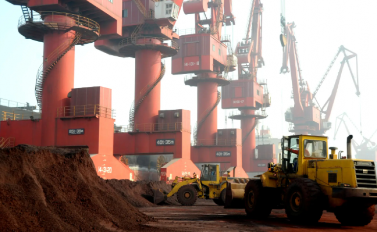 China pede que parceiros rejeitem tarifas após superávit recorde gerar tensões