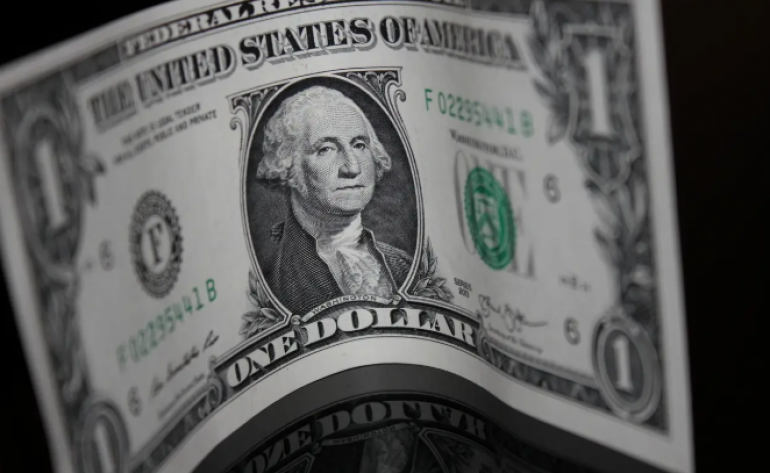 Dólar hoje recua com prévia do PIB e exterior em foco