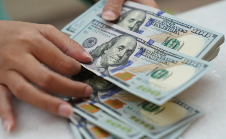 Dólar hoje avança após fechar no menor nível desde novembro