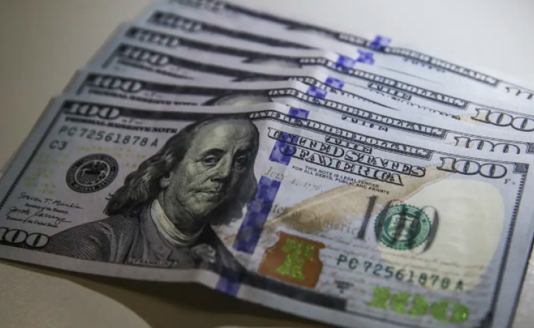 Dólar hoje recua a R$ 5,20 antes de falas de Galípolo