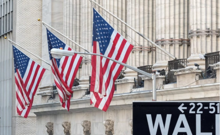 Wall Street avança 1% em meio a tratativas sobre o Estreito de Ormuz