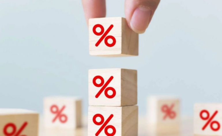 Juros futuros avançam com ata do Copom e retorno do petróleo a US$ 100 o barril