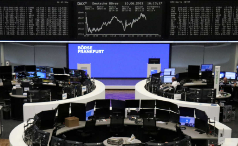 Bolsas da Europa têm dia negativo com expectativa sobre juros