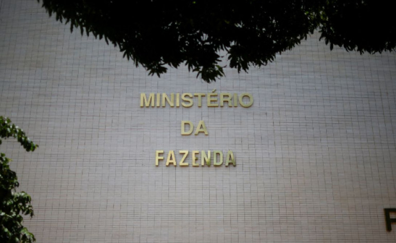 Governo corta projeção para o PIB de 2026 e vê juros pesando sobre economia