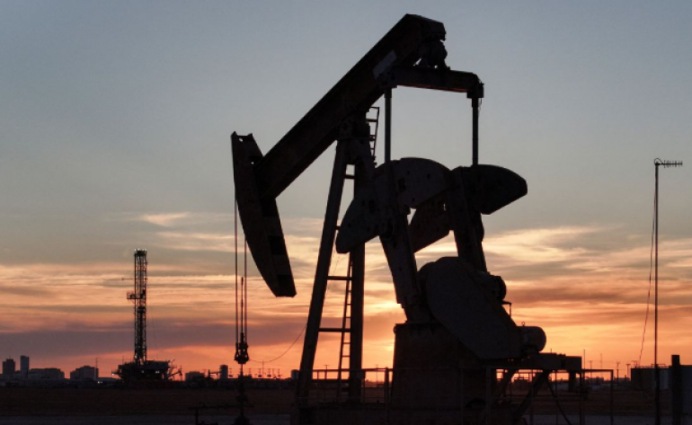 Petróleo sobe mais de 1% após ataque a refinaria na Arábia Saudita