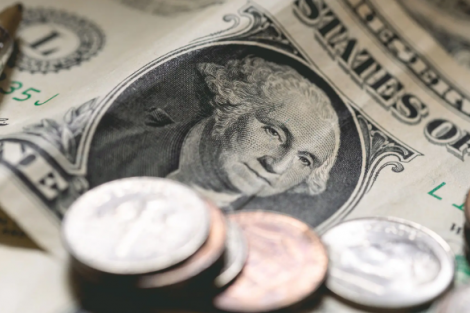 Dólar hoje recua com cessar-fogo no Oriente Médio e ata do BC no radar