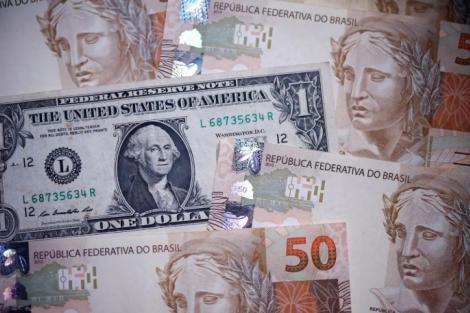Dólar hoje opera estável em dia de PTAX e dados de emprego no Brasil