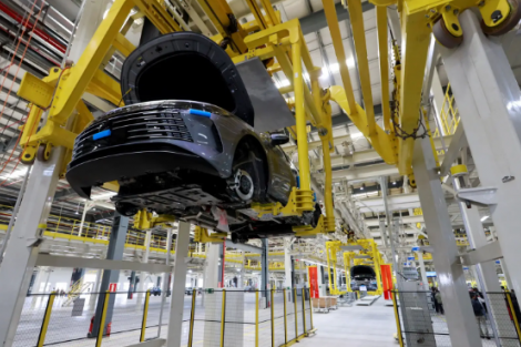 Produção industrial continua a perder fôlego, com resultados distintos por setores