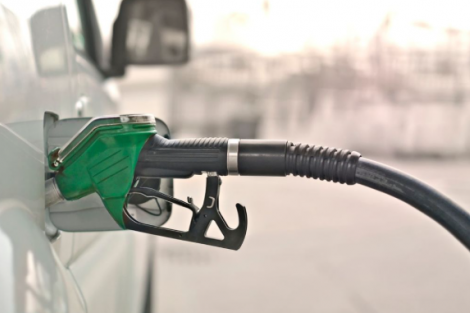 Governo já tem data para definir se aumenta mistura de etanol na gasolina, diz ministro