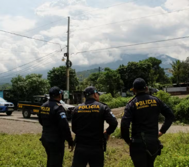 Erupção de vulcão mais ativo da América Central causa evacuação na Guatemala