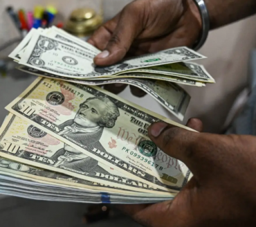 Dólar hoje avança após decisão de juros do Copom e alta do petróleo